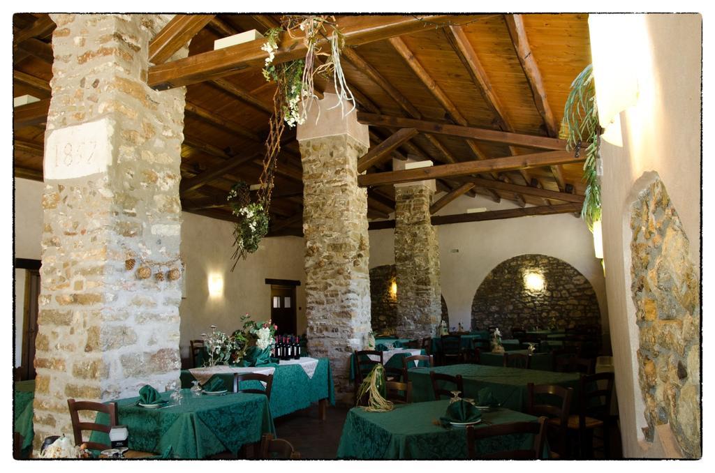 Agriturismo Sant'Agata Piana Degli Albanesi Luaran gambar