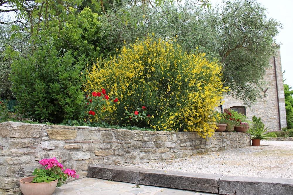 Agriturismo Sant'Agata Piana Degli Albanesi Luaran gambar