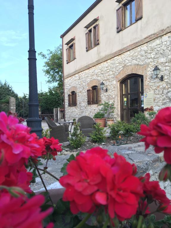 Agriturismo Sant'Agata Piana Degli Albanesi Luaran gambar