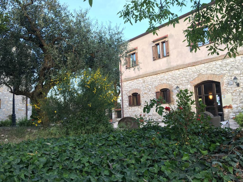 Agriturismo Sant'Agata Piana Degli Albanesi Luaran gambar