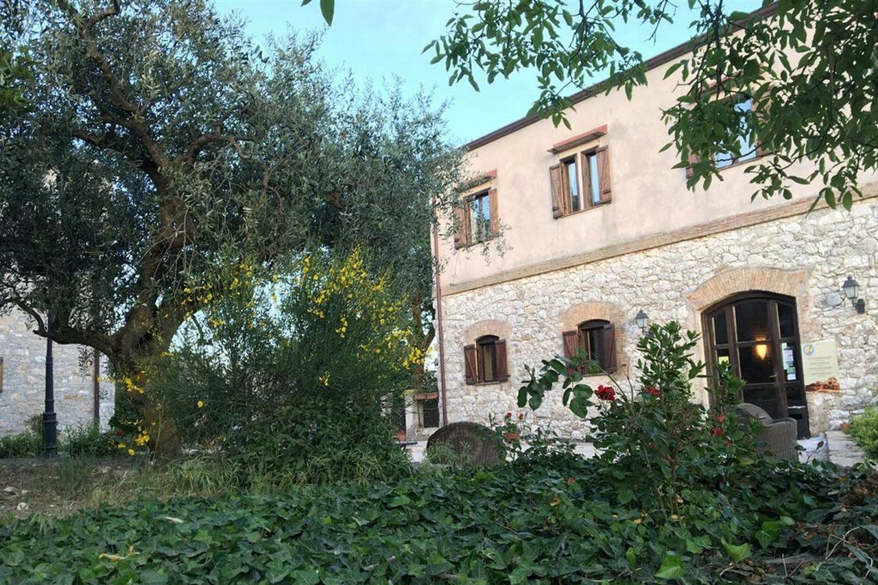 Agriturismo Sant'Agata Piana Degli Albanesi Luaran gambar
