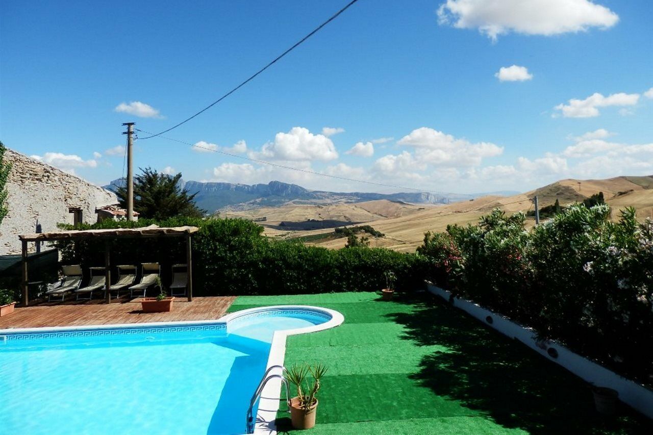Agriturismo Sant'Agata Piana Degli Albanesi Luaran gambar