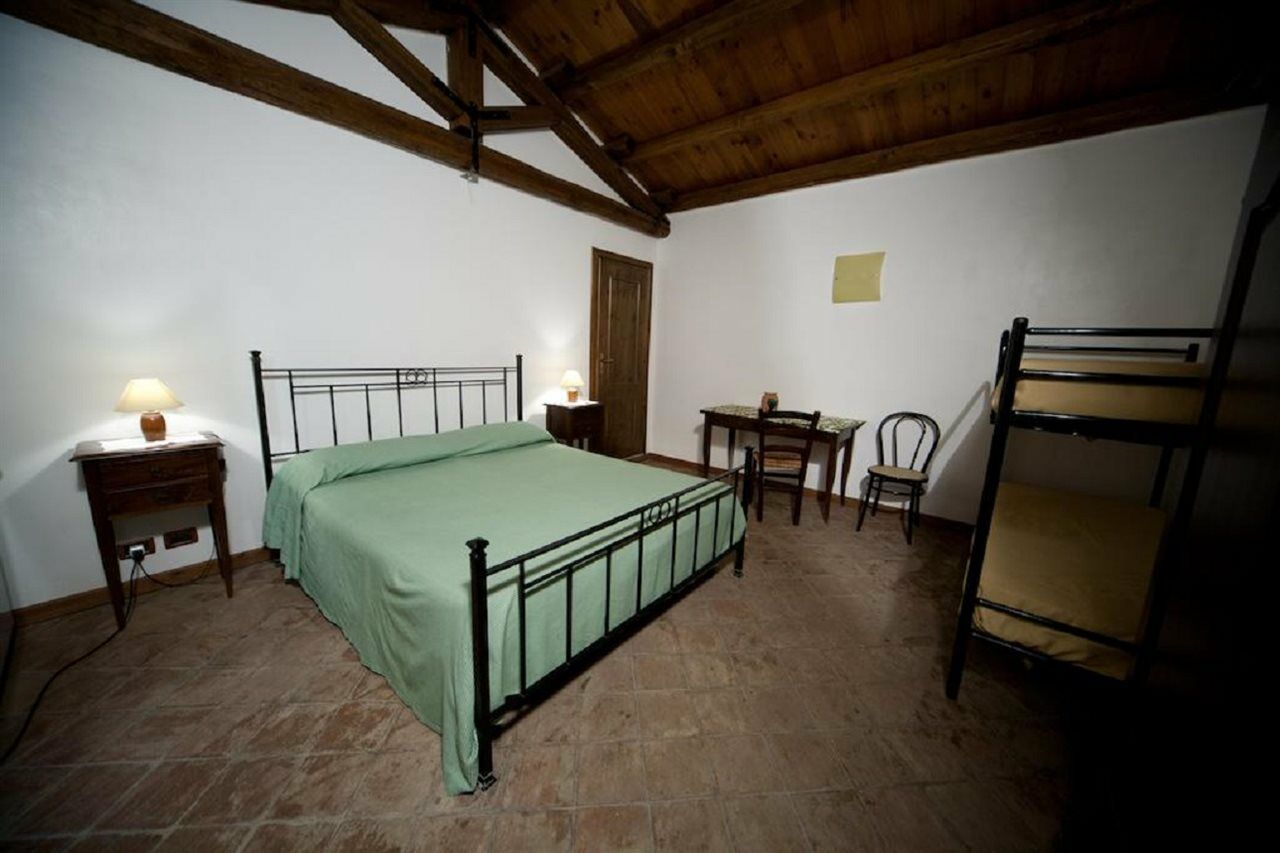 Agriturismo Sant'Agata Piana Degli Albanesi Luaran gambar